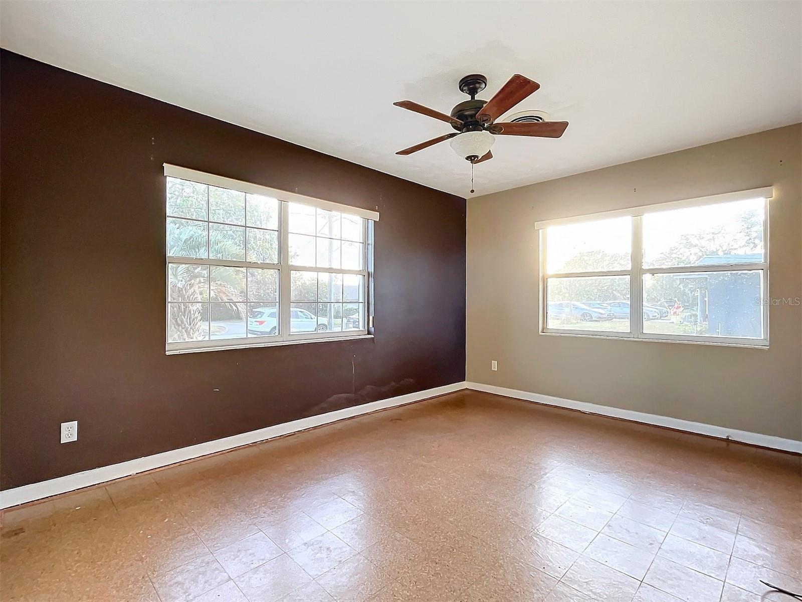 1000 W LAKESHORE DR, CLERMONT, FL, 34711