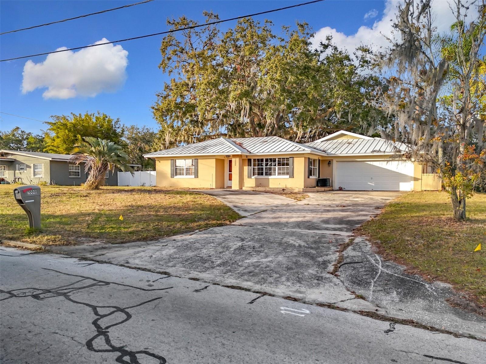 1000 W LAKESHORE DR, CLERMONT, FL, 34711