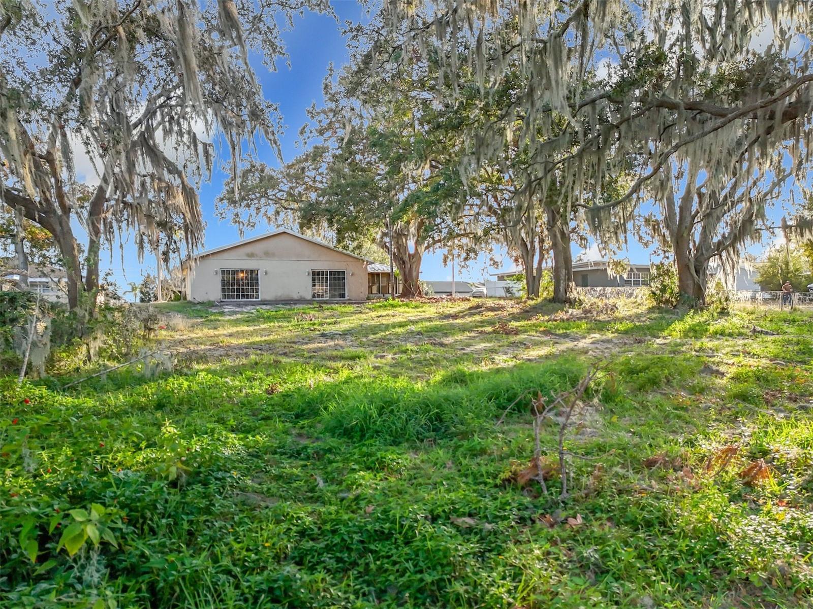 1000 W LAKESHORE DR, CLERMONT, FL, 34711