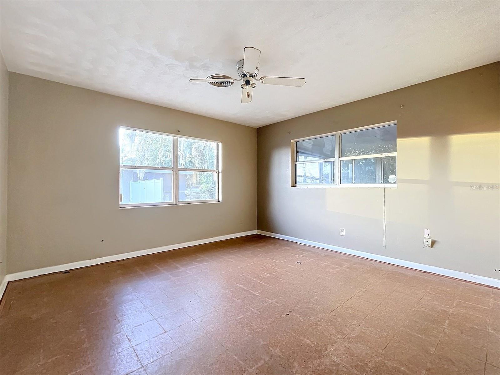 1000 W LAKESHORE DR, CLERMONT, FL, 34711