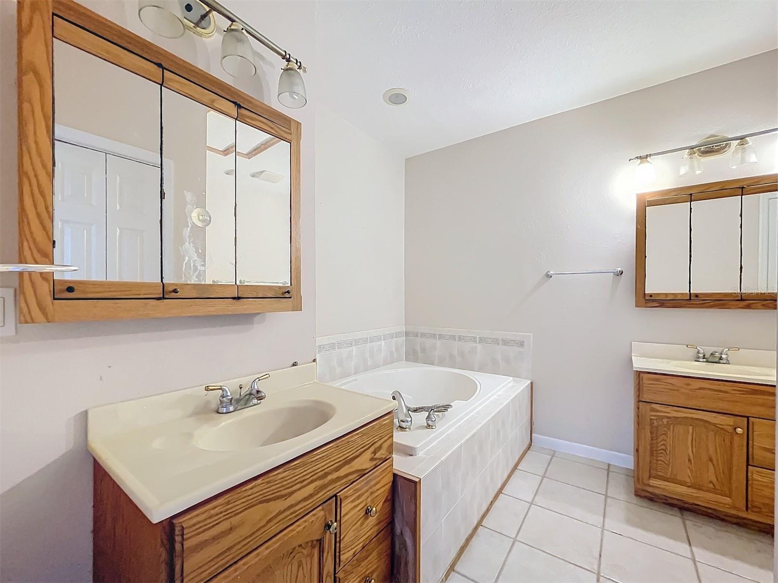 1000 W LAKESHORE DR, CLERMONT, FL, 34711