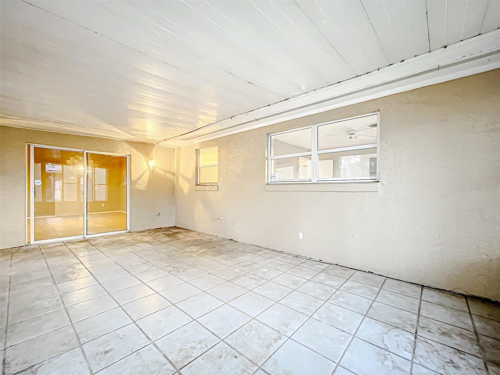 1000 W LAKESHORE DR, CLERMONT, FL, 34711