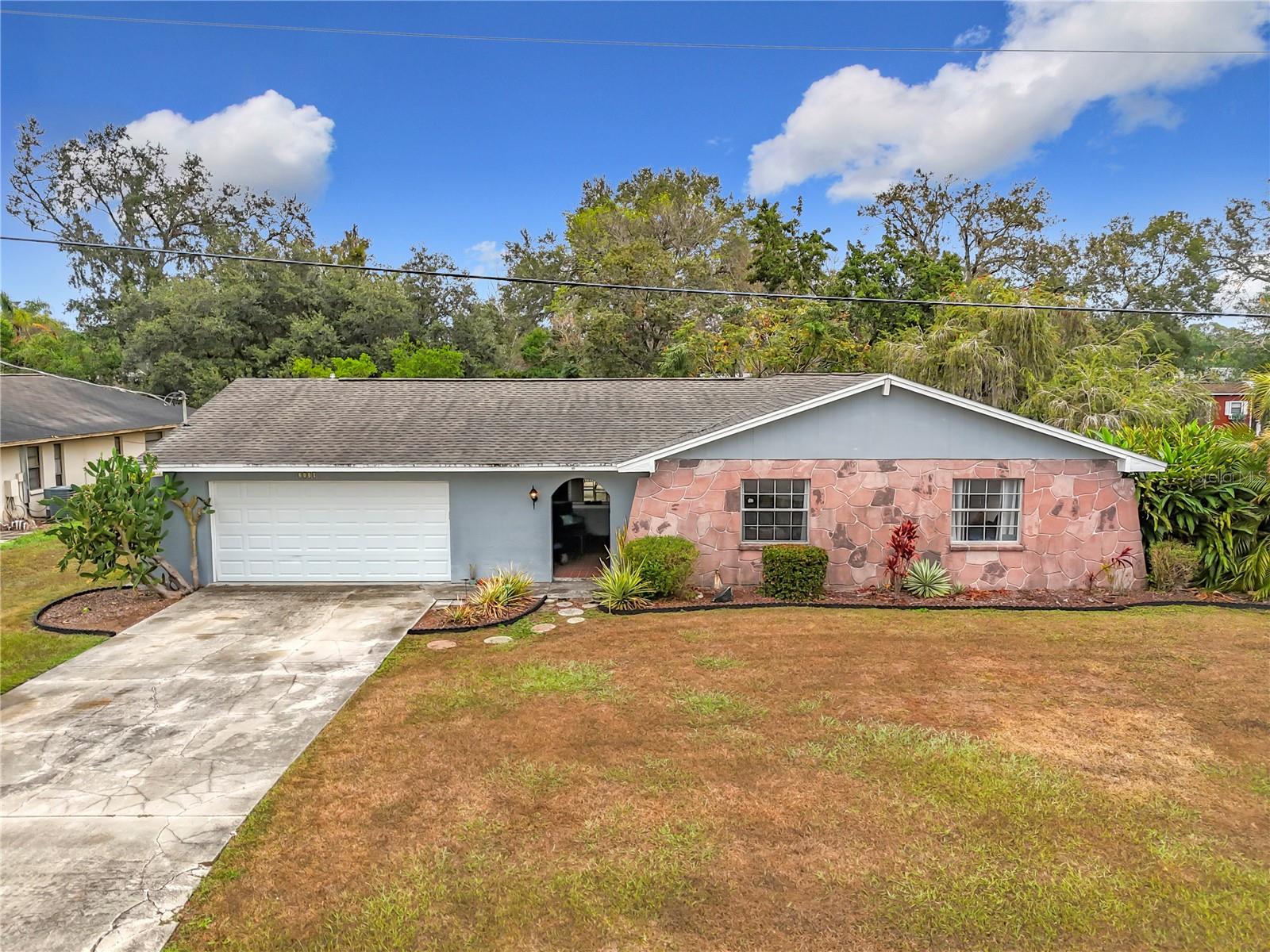 2110 CLIFTON DR, VALRICO, FL, 33594