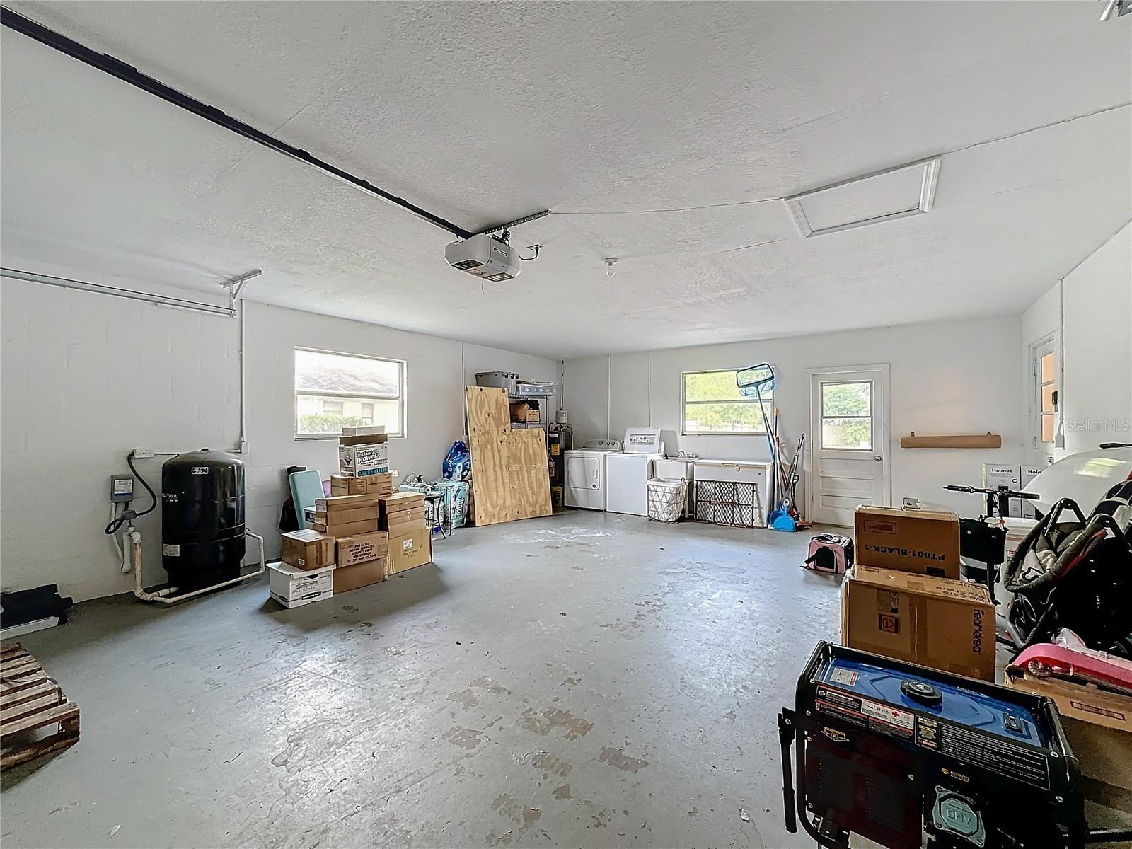 2110 CLIFTON DR, VALRICO, FL, 33594