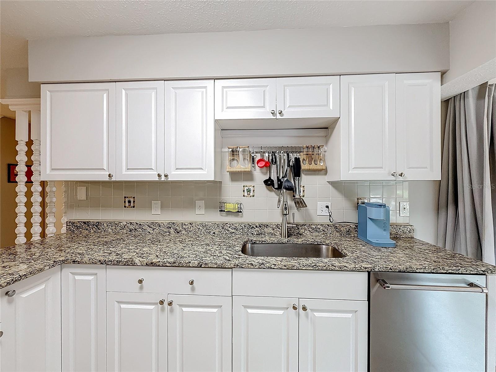 2110 CLIFTON DR, VALRICO, FL, 33594
