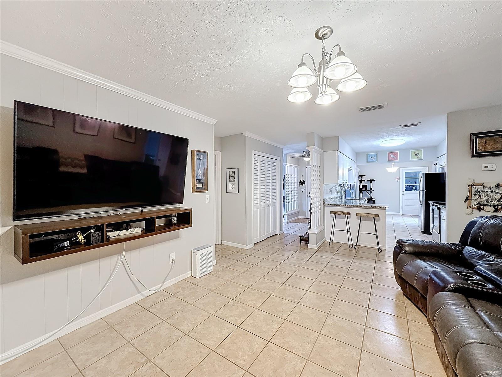 2110 CLIFTON DR, VALRICO, FL, 33594