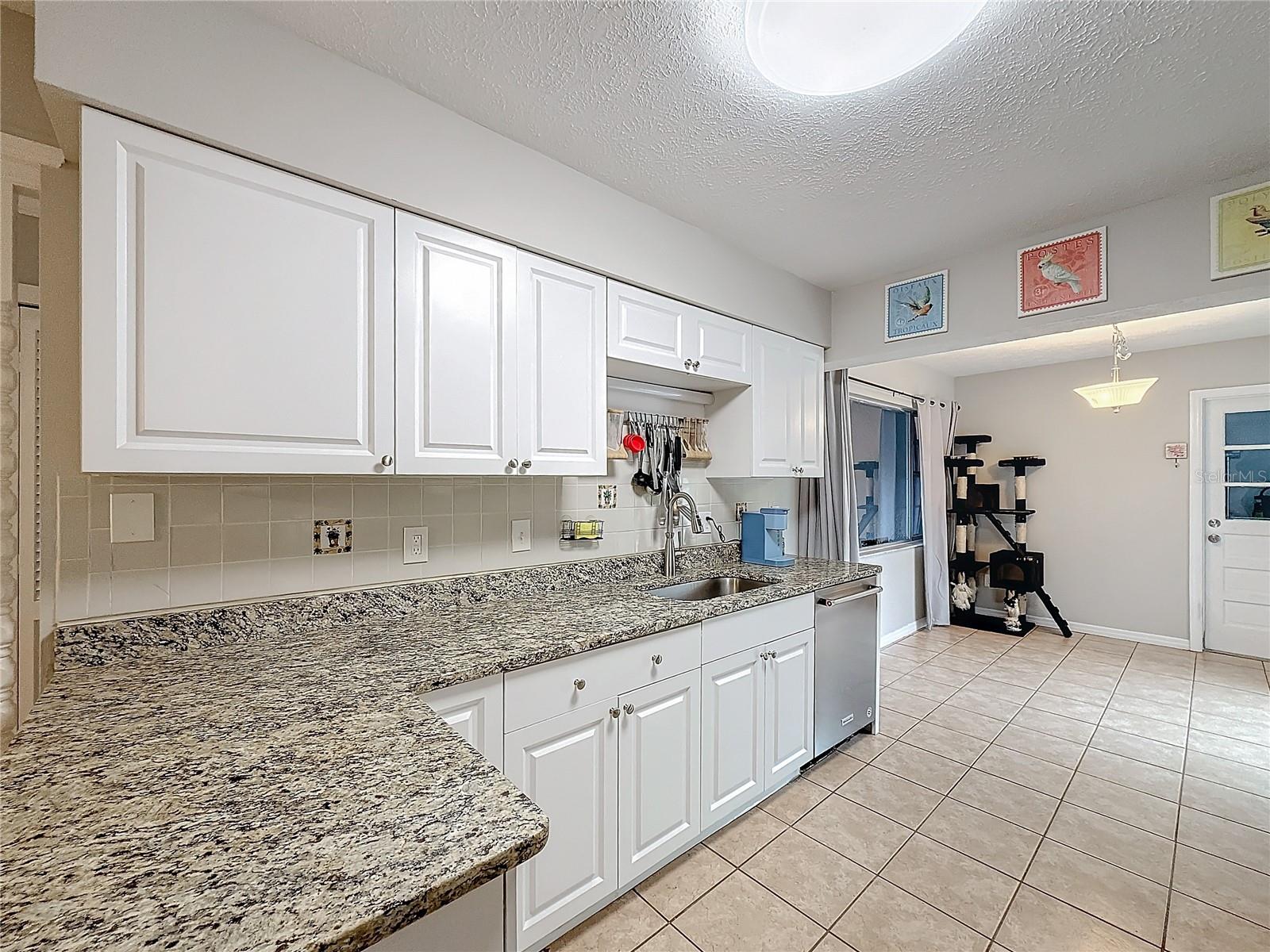 2110 CLIFTON DR, VALRICO, FL, 33594