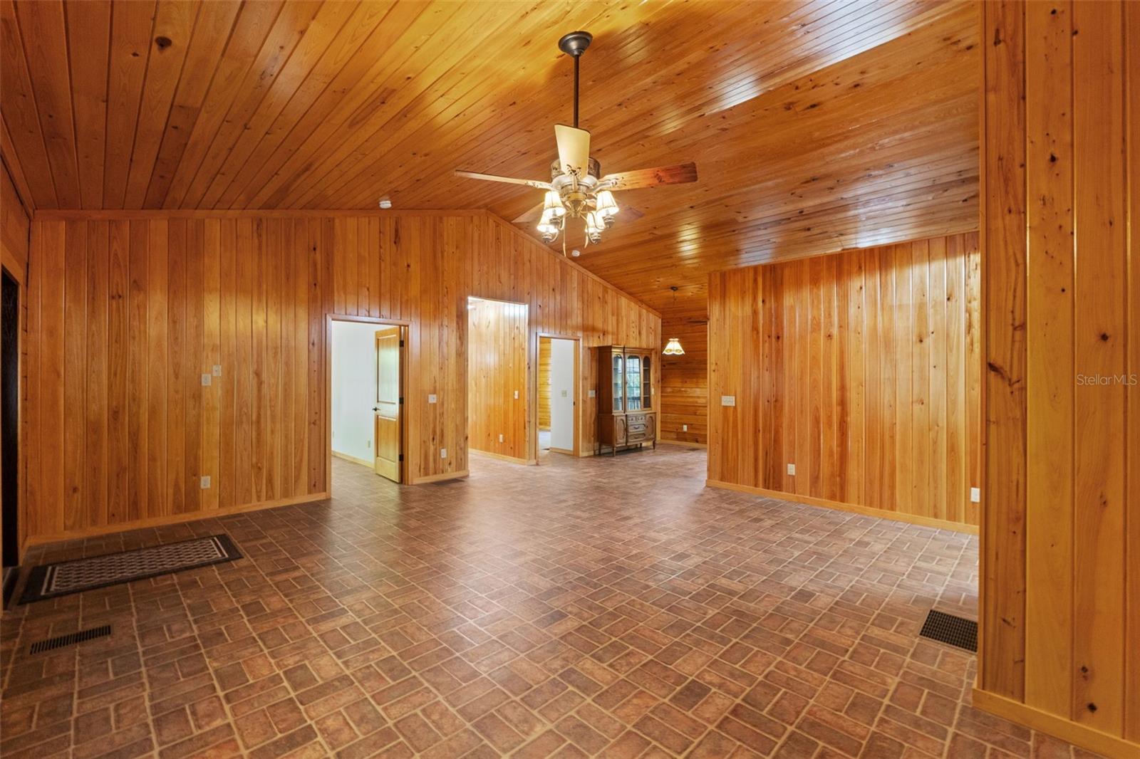 6051 VALLEY SPRING DR, BROOKSVILLE, FL, 34601