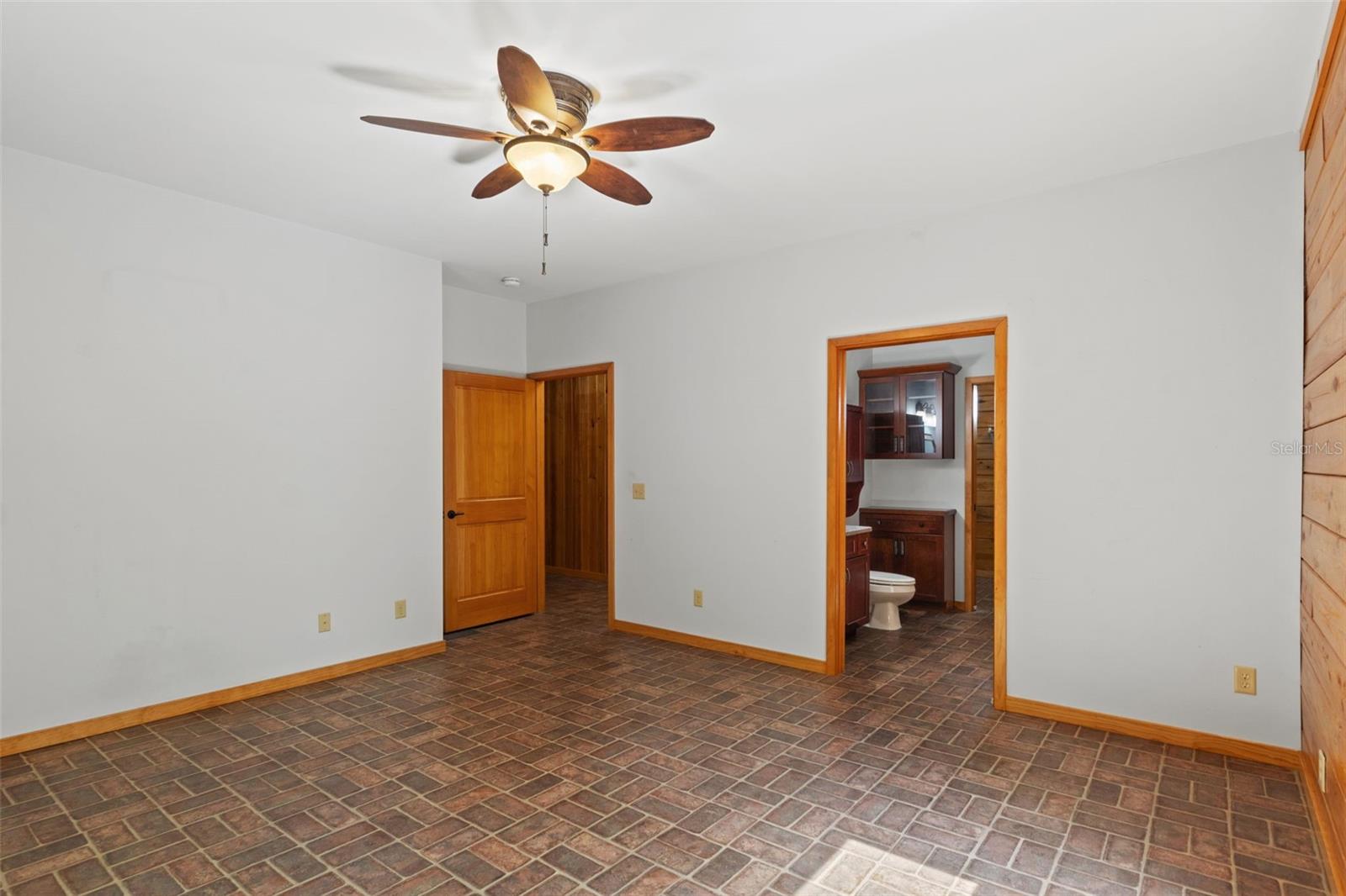 6051 VALLEY SPRING DR, BROOKSVILLE, FL, 34601