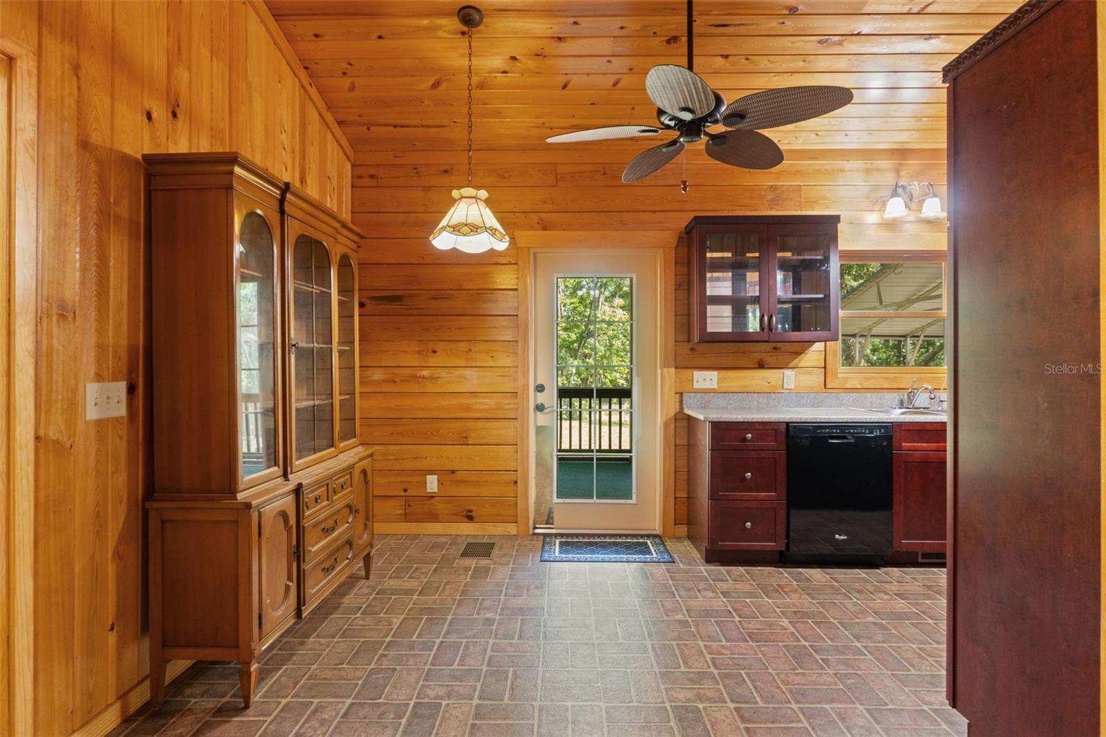 6051 VALLEY SPRING DR, BROOKSVILLE, FL, 34601
