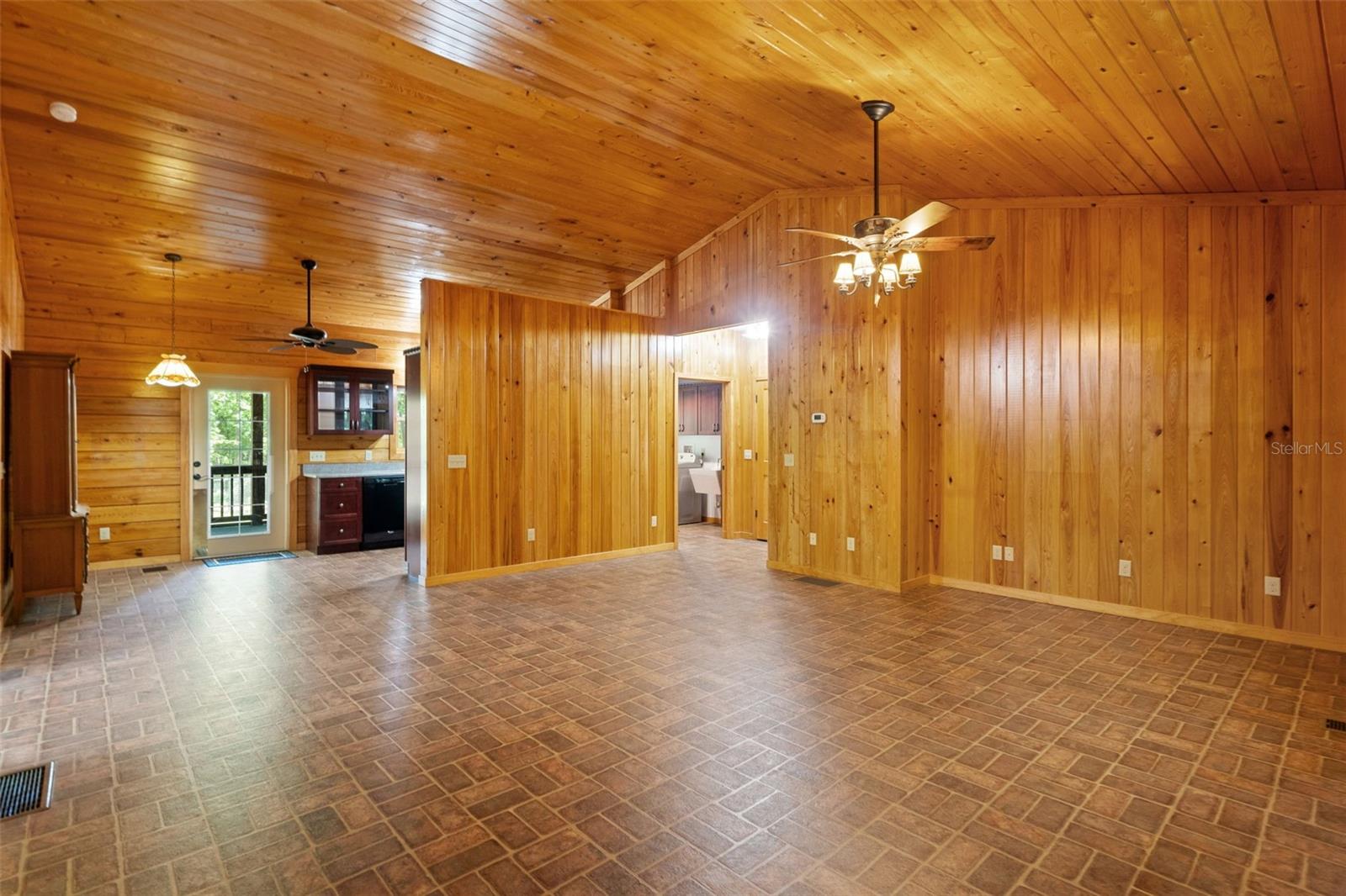 6051 VALLEY SPRING DR, BROOKSVILLE, FL, 34601