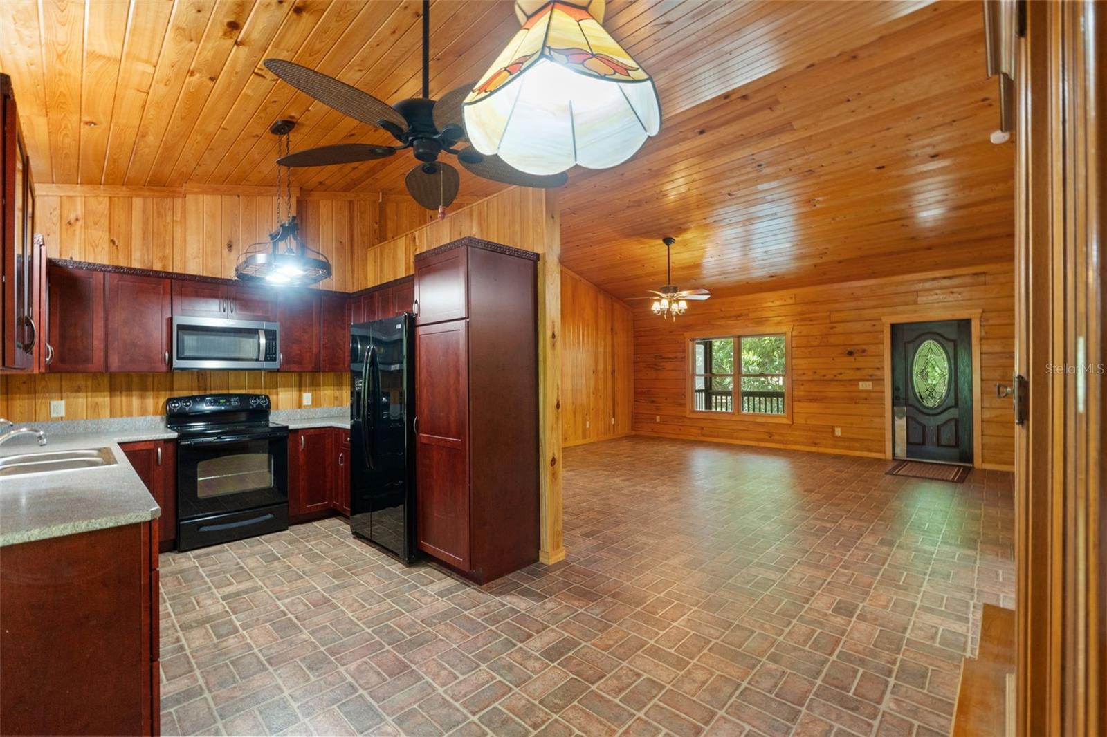 6051 VALLEY SPRING DR, BROOKSVILLE, FL, 34601