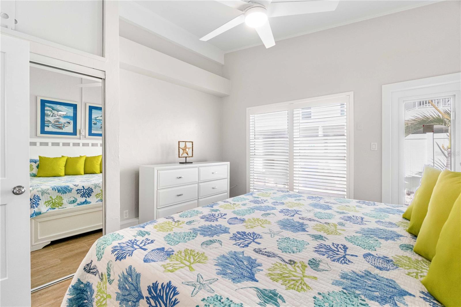 1129 SEASIDE DR #20, SARASOTA, FL, 34242