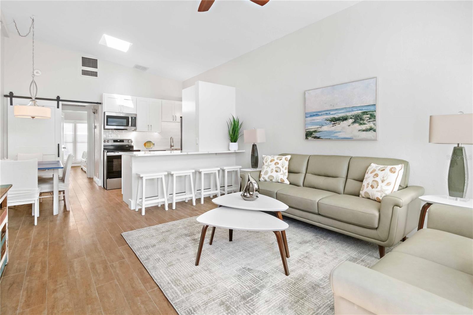 1129 SEASIDE DR #20, SARASOTA, FL, 34242