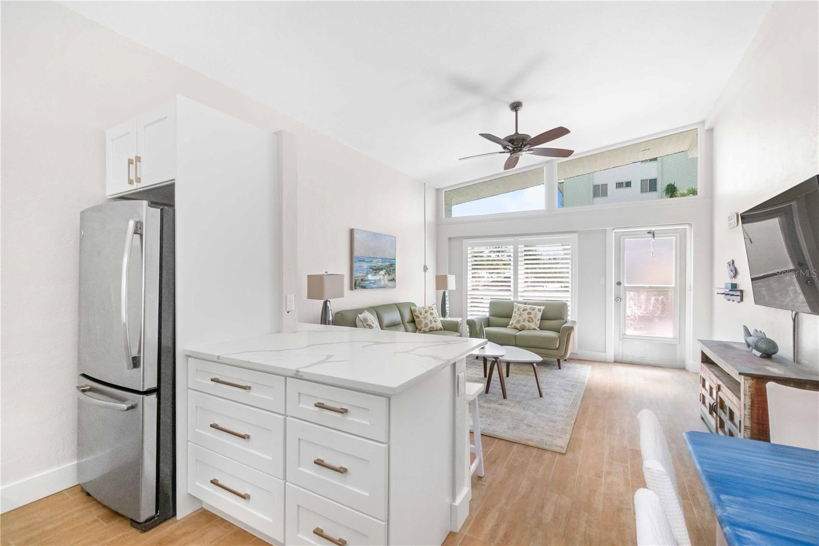 1129 SEASIDE DR #20, SARASOTA, FL, 34242
