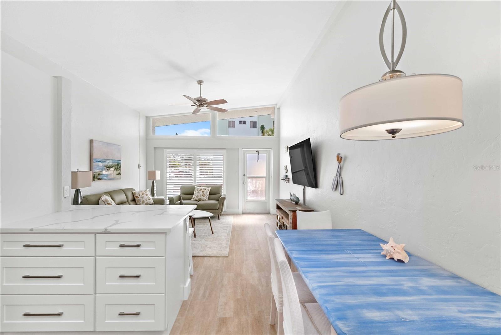 1129 SEASIDE DR #20, SARASOTA, FL, 34242