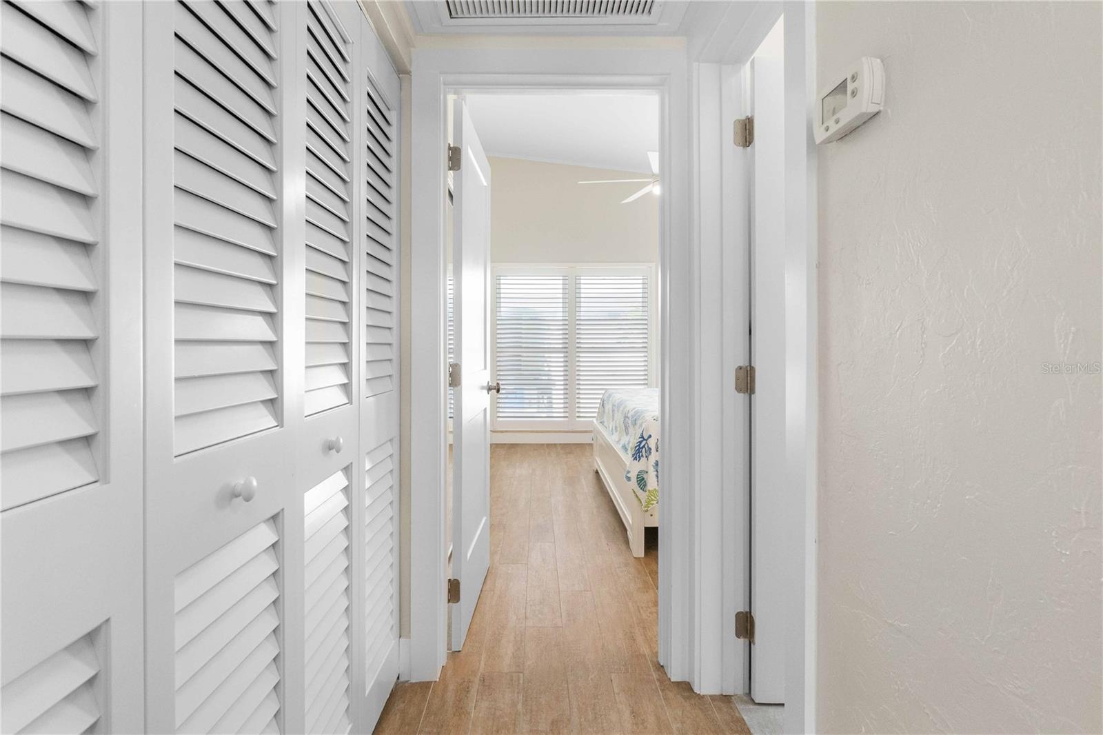 1129 SEASIDE DR #20, SARASOTA, FL, 34242