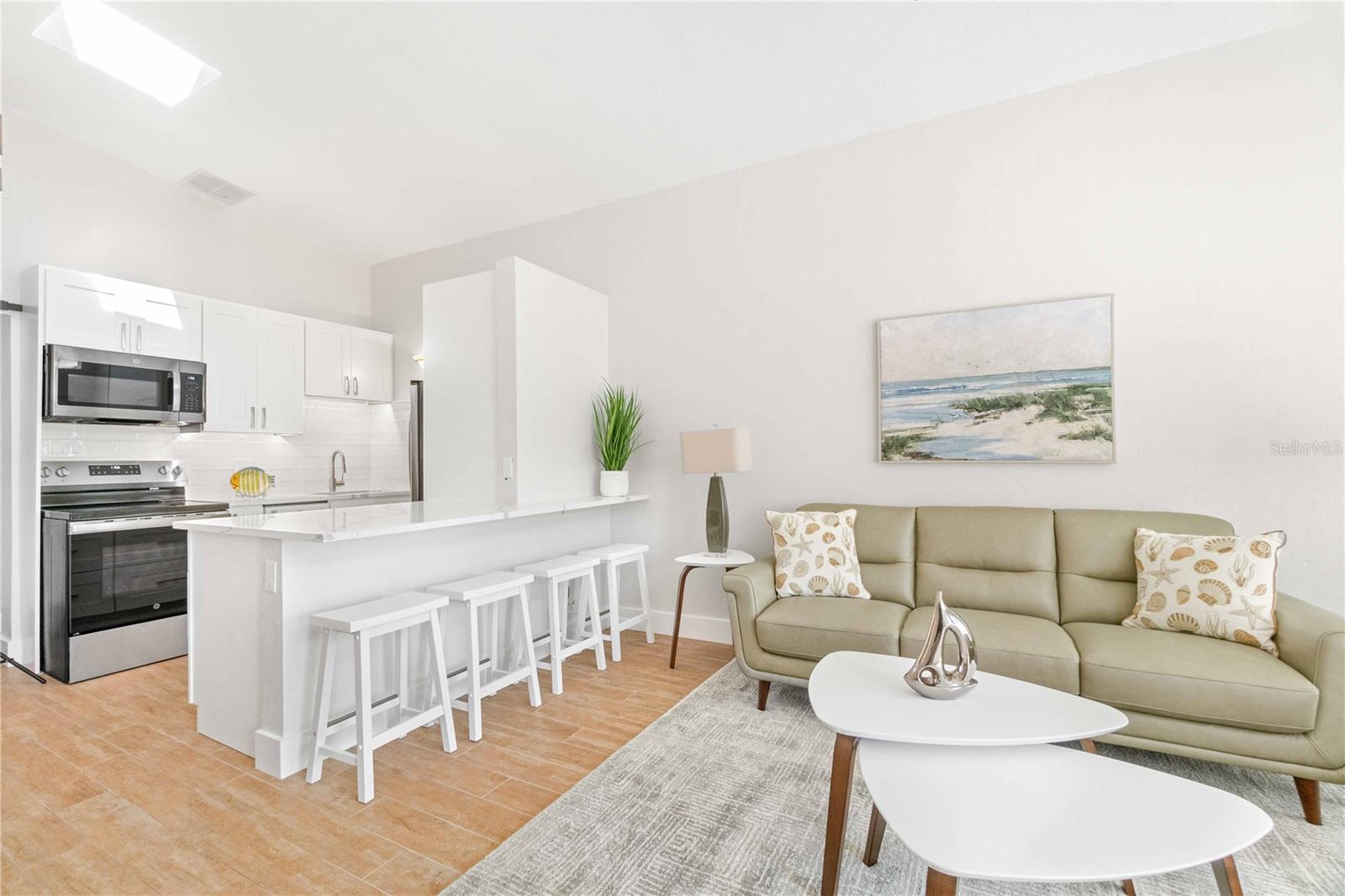 1129 SEASIDE DR #20, SARASOTA, FL, 34242