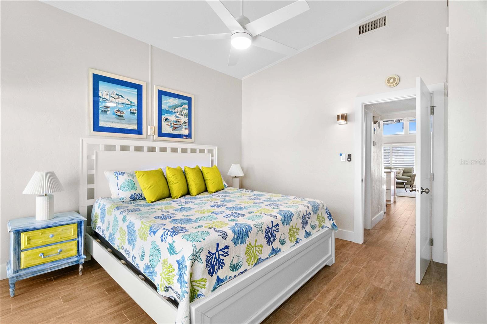 1129 SEASIDE DR #20, SARASOTA, FL, 34242