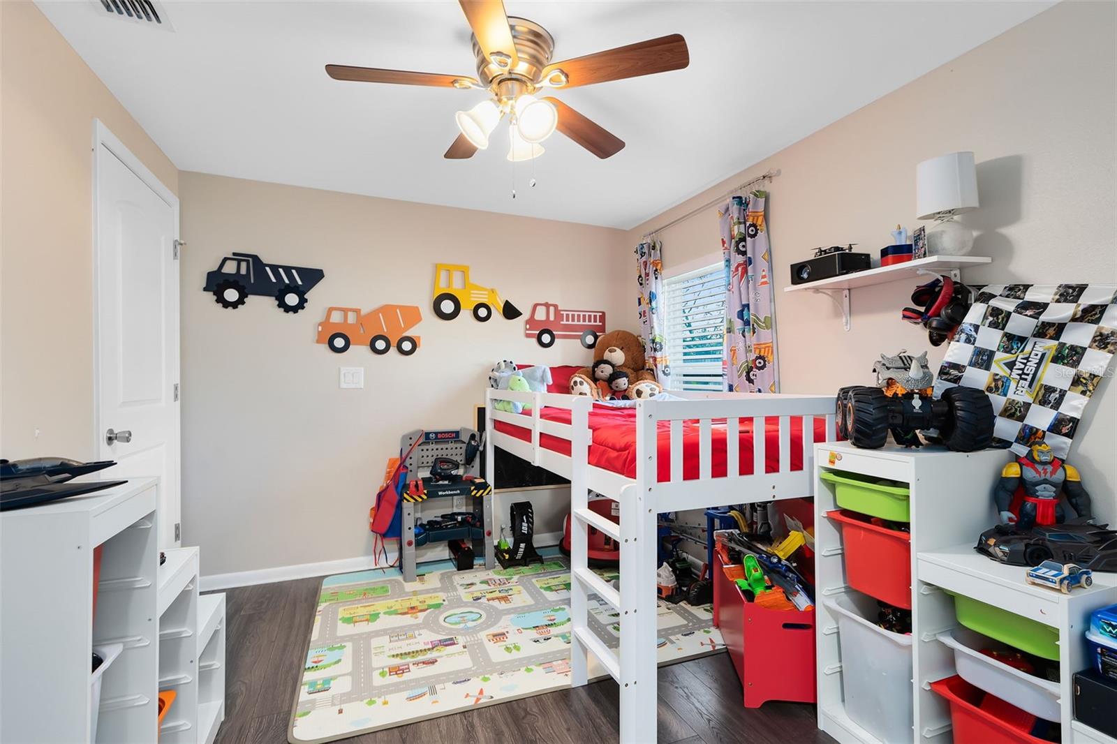 230 W MAGNOLIA ST, APOPKA, FL, 32703