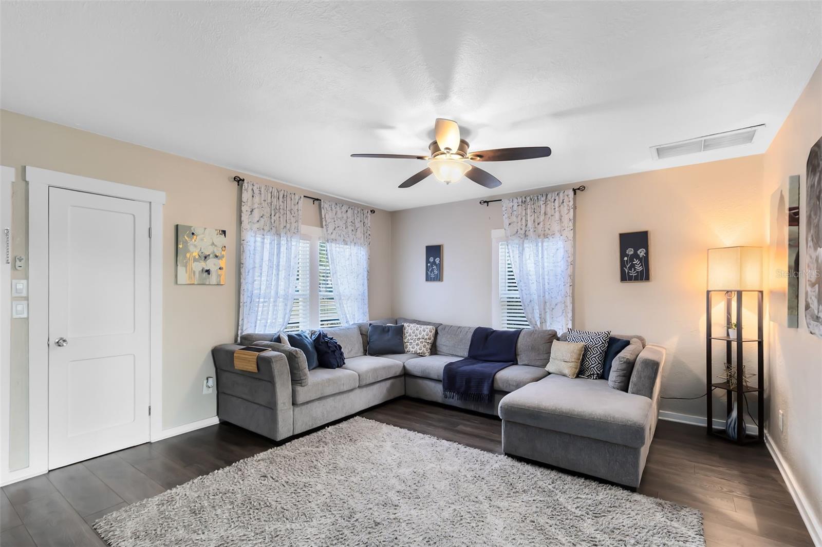 230 W MAGNOLIA ST, APOPKA, FL, 32703