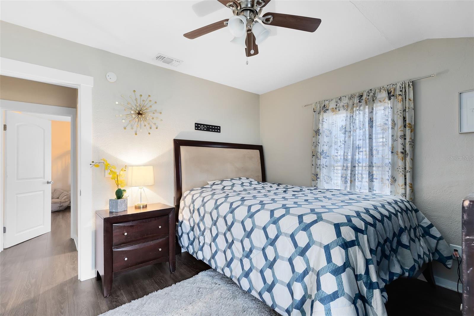 230 W MAGNOLIA ST, APOPKA, FL, 32703