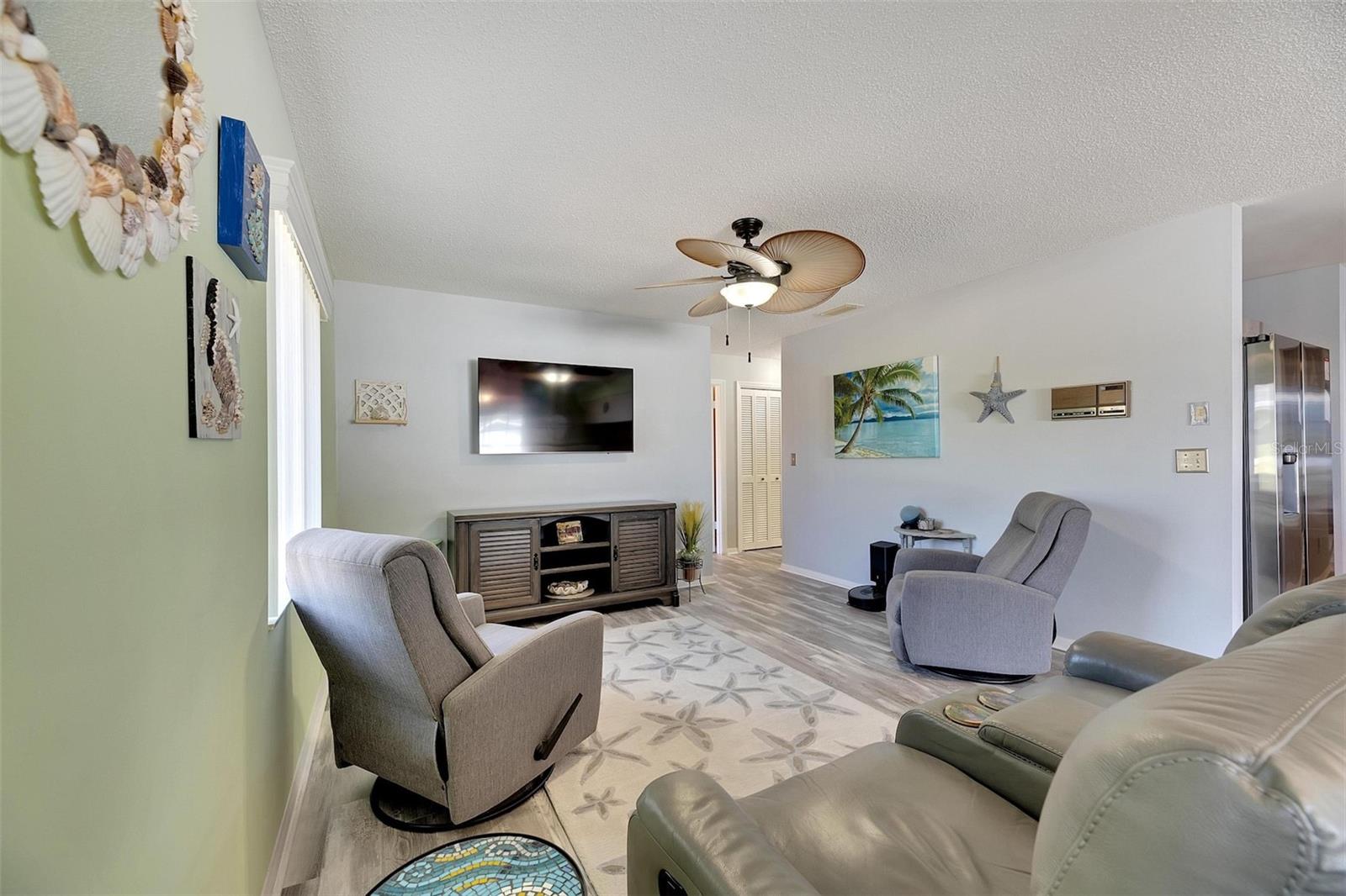 1719 S PEBBLE BEACH BLVD, SUN CITY CENTER, FL, 33573