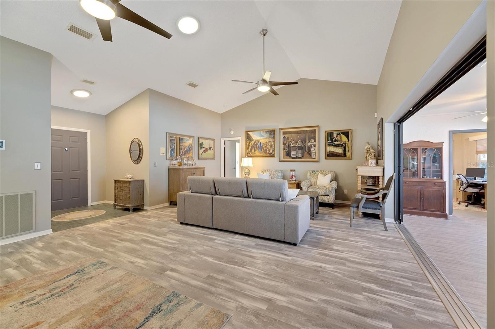 1719 S PEBBLE BEACH BLVD, SUN CITY CENTER, FL, 33573