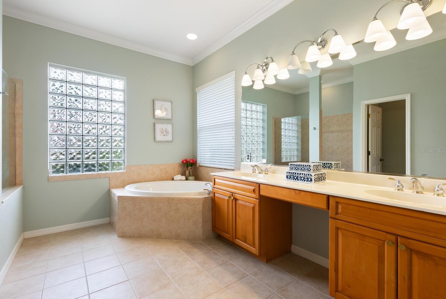 359 TURTLEBACK XING, VENICE, FL, 34292