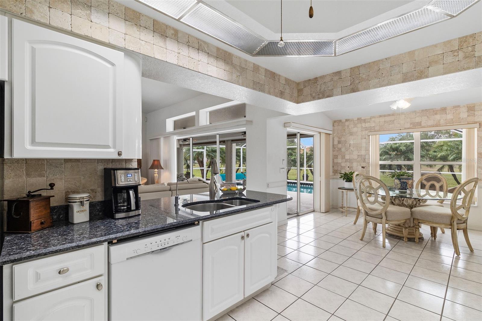 303 PARAMARIBO ST, PUNTA GORDA, FL, 33983