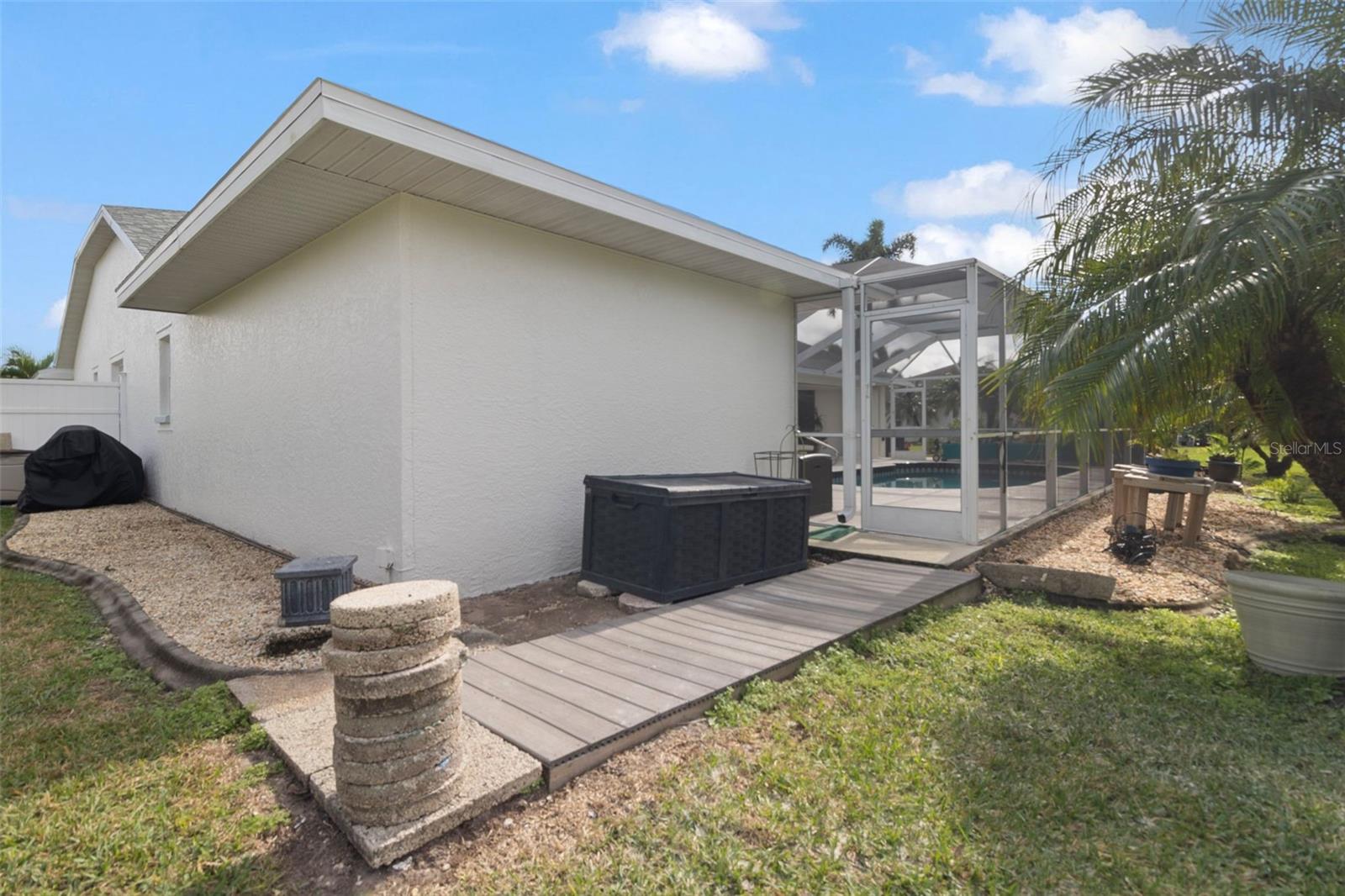 303 PARAMARIBO ST, PUNTA GORDA, FL, 33983