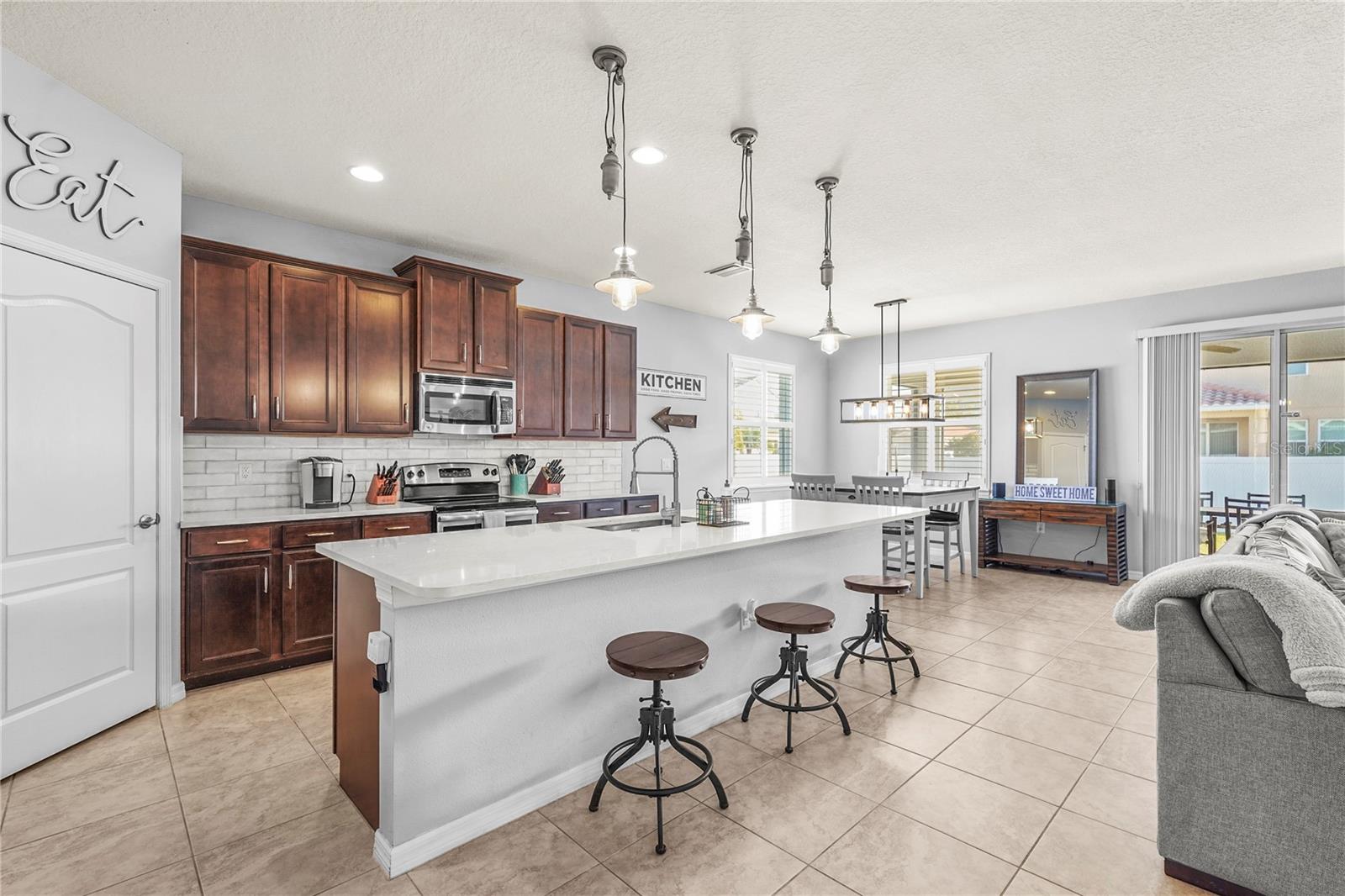 3033 ESMERALDA DR, SARASOTA, FL, 34243