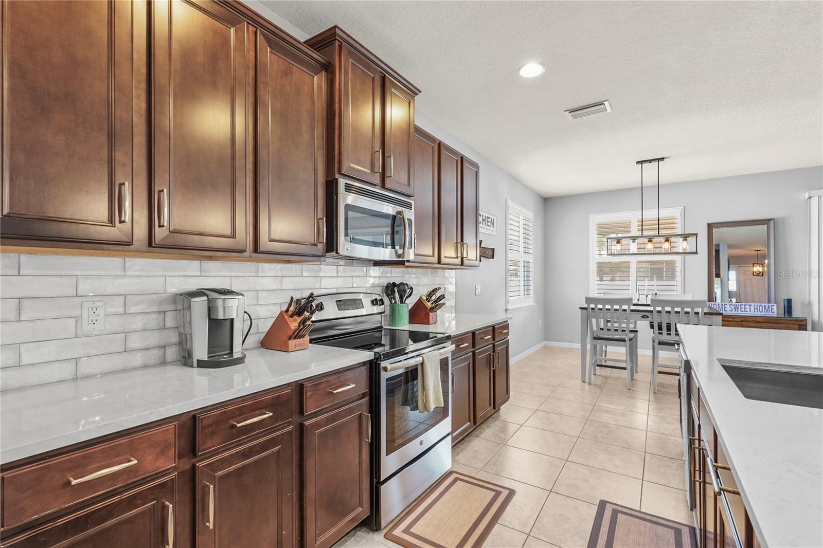 3033 ESMERALDA DR, SARASOTA, FL, 34243