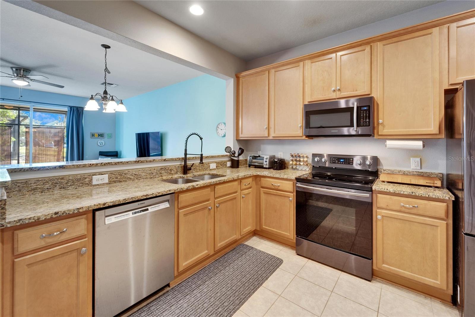 6912 ROCK SPRINGS WAY, TAMPA, FL, 33625