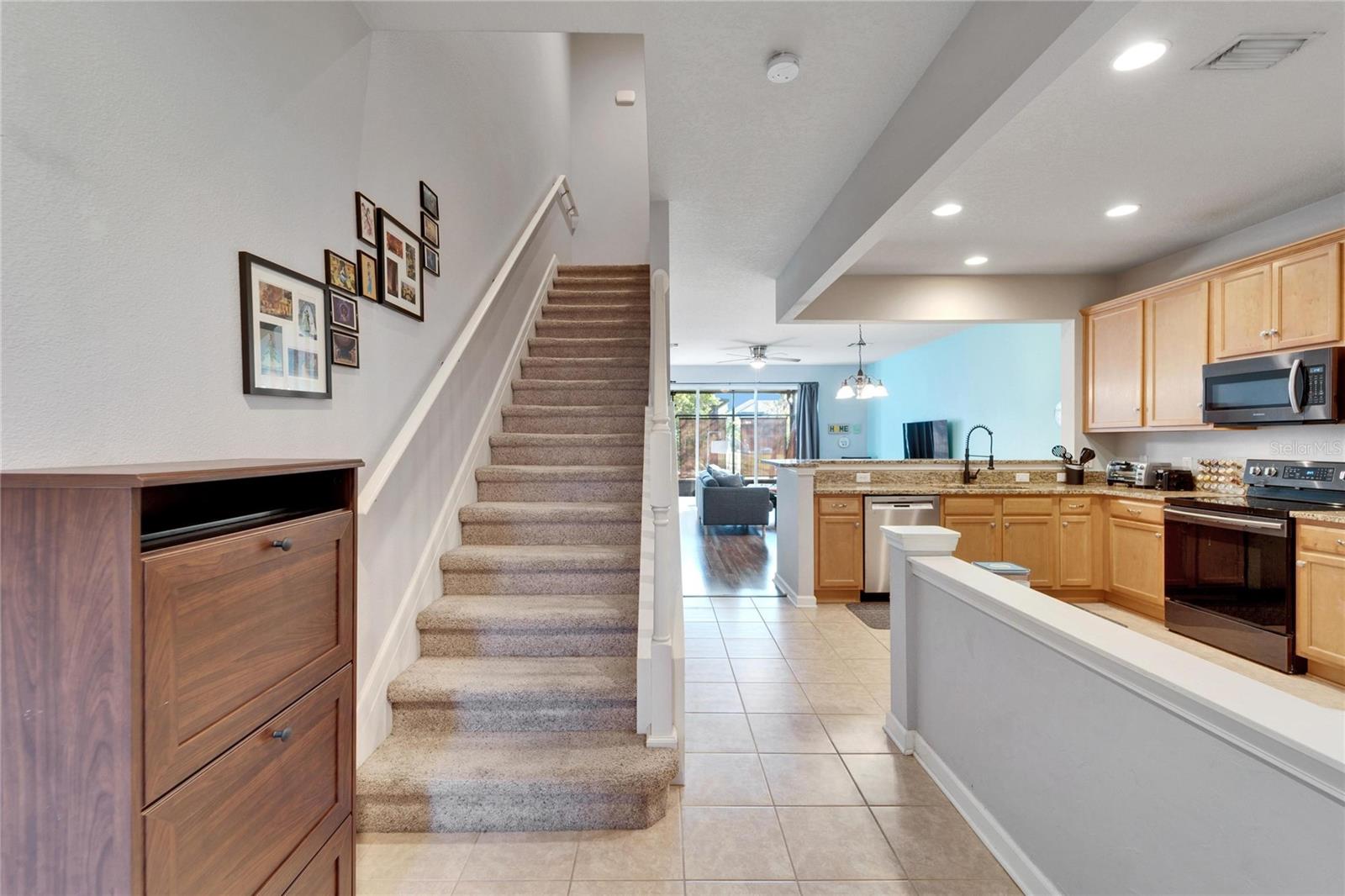 6912 ROCK SPRINGS WAY, TAMPA, FL, 33625