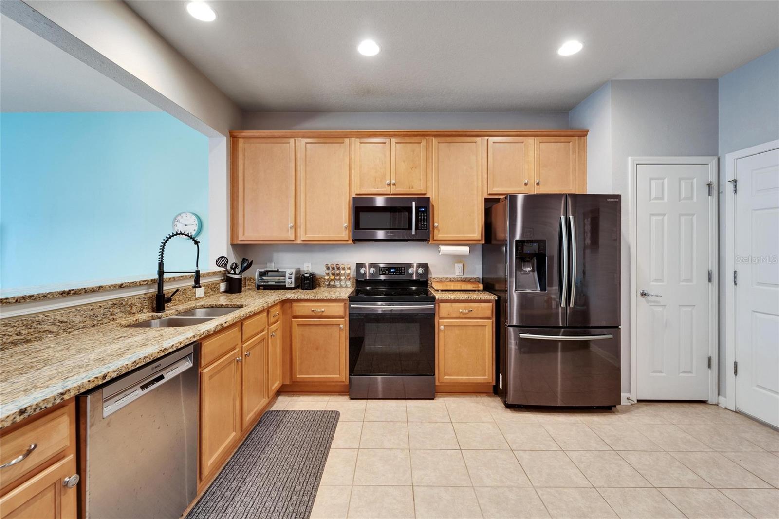 6912 ROCK SPRINGS WAY, TAMPA, FL, 33625