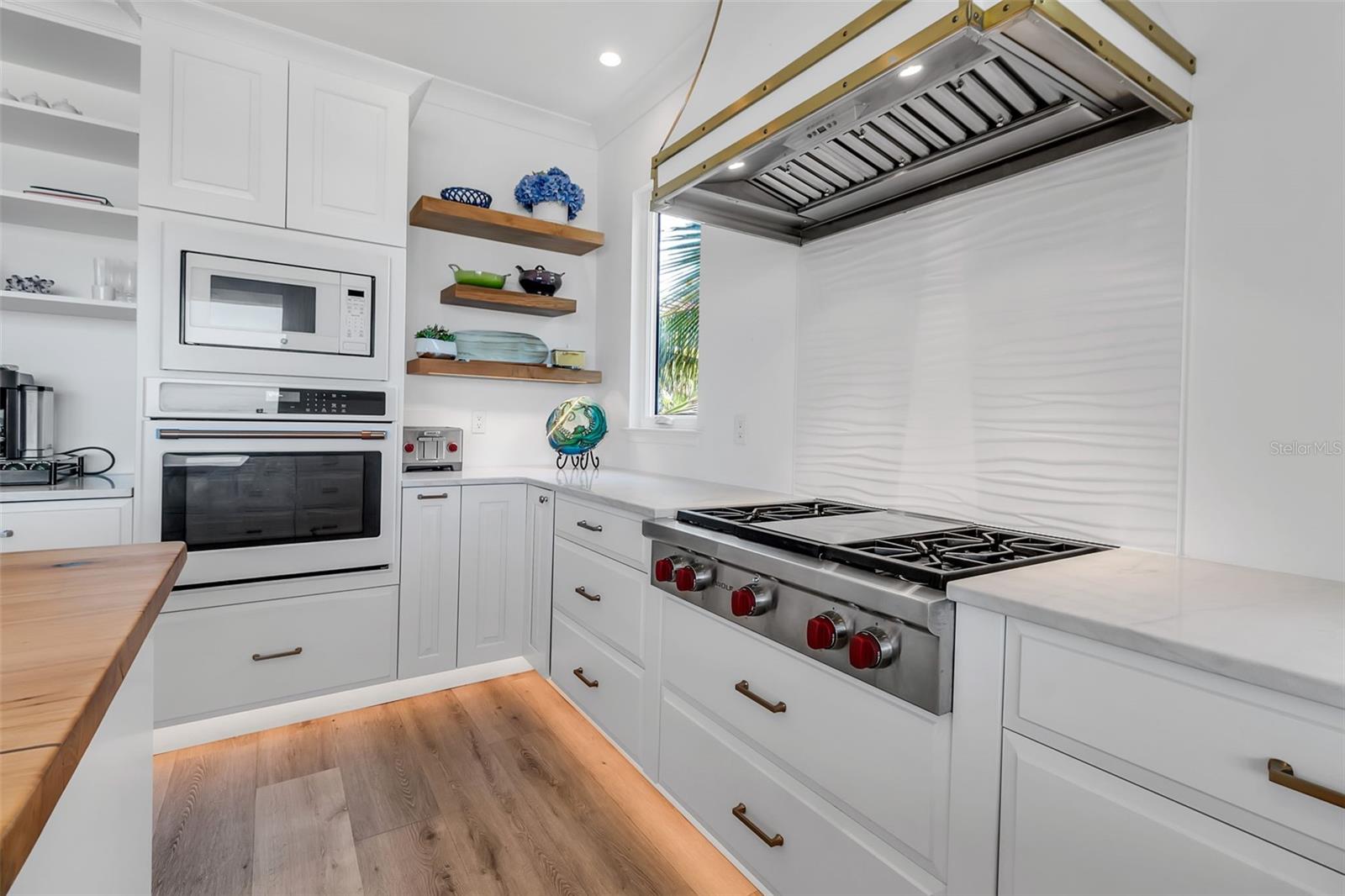 A4634191 Property Photo