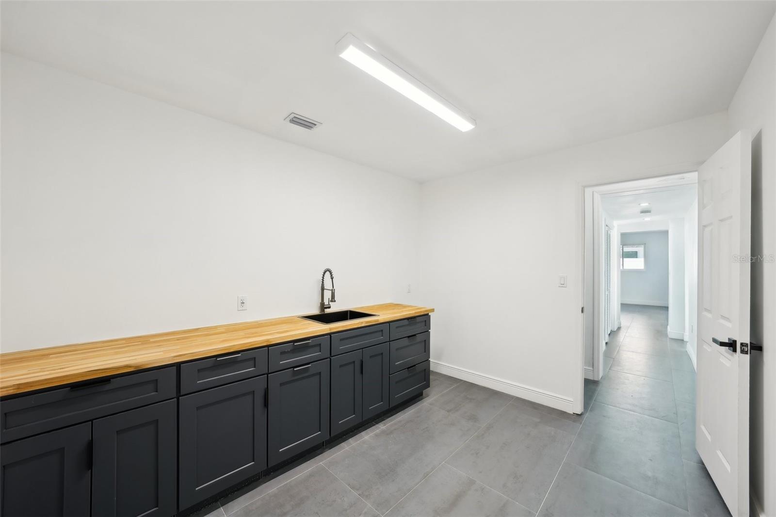 380 COLONY POINT RD S, ST PETERSBURG, FL, 33705