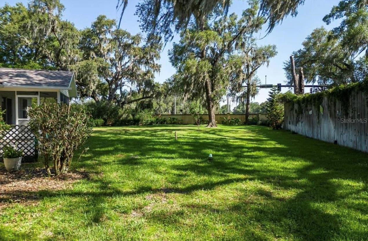 104 CHERRY BLOSSOM LN, LADY LAKE, FL, 32159