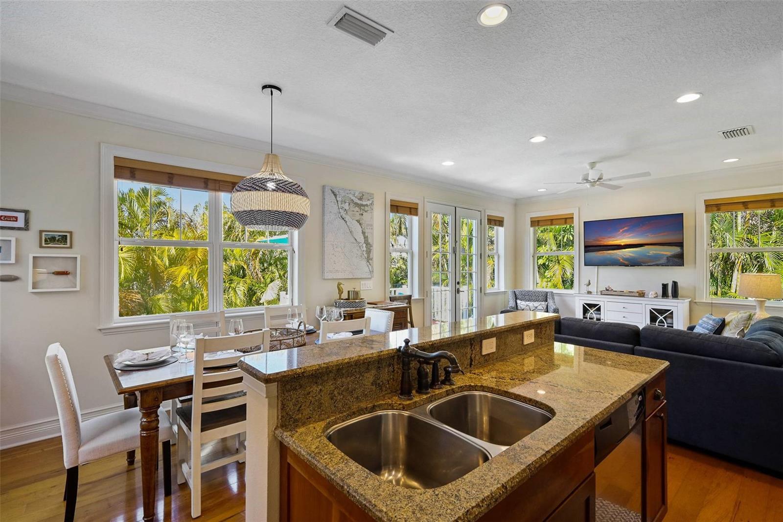 312 61ST ST #B, HOLMES BEACH, FL, 34217