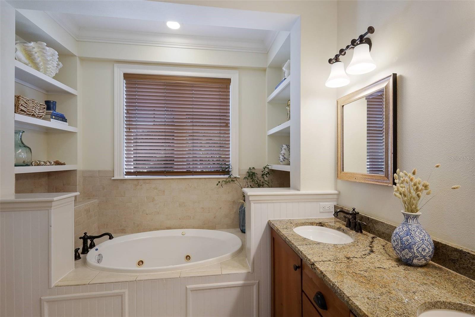 312 61ST ST #B, HOLMES BEACH, FL, 34217