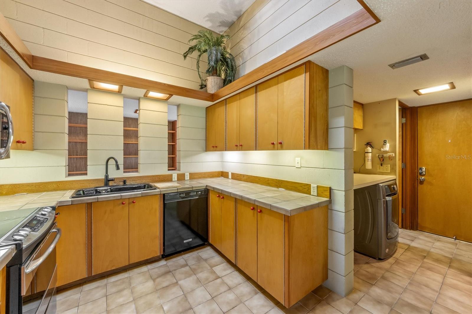 245 WILLOW AVE, ANNA MARIA, FL, 34216