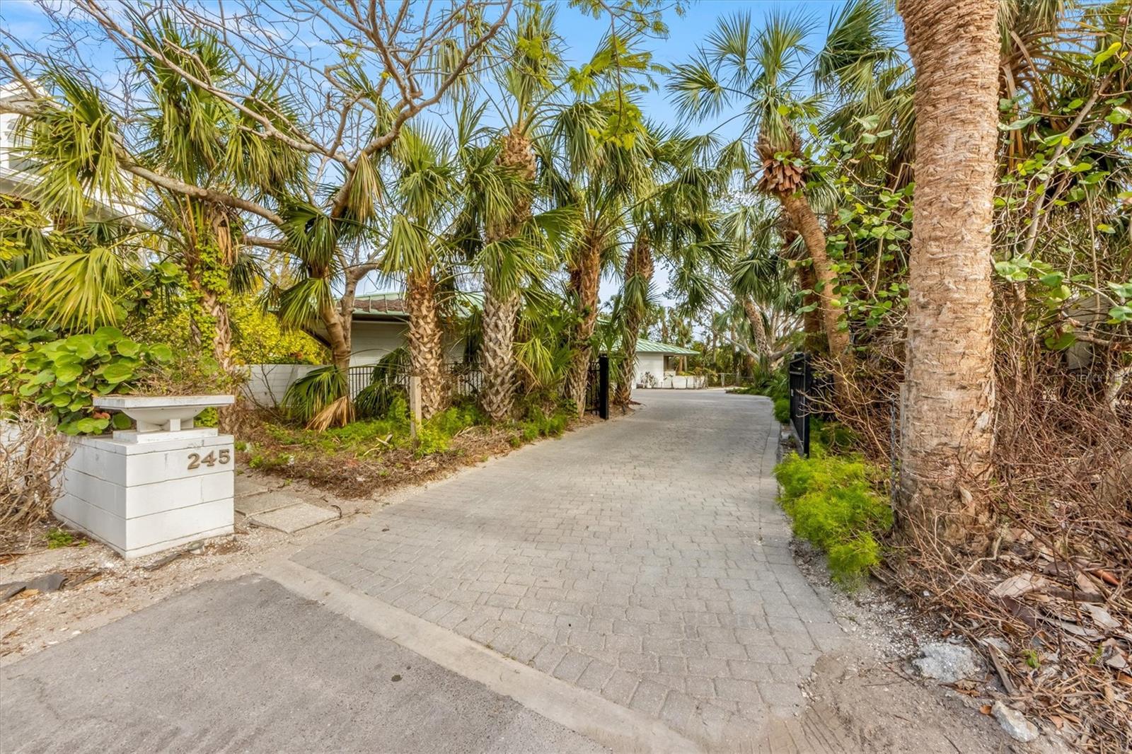 245 WILLOW AVE, ANNA MARIA, FL, 34216