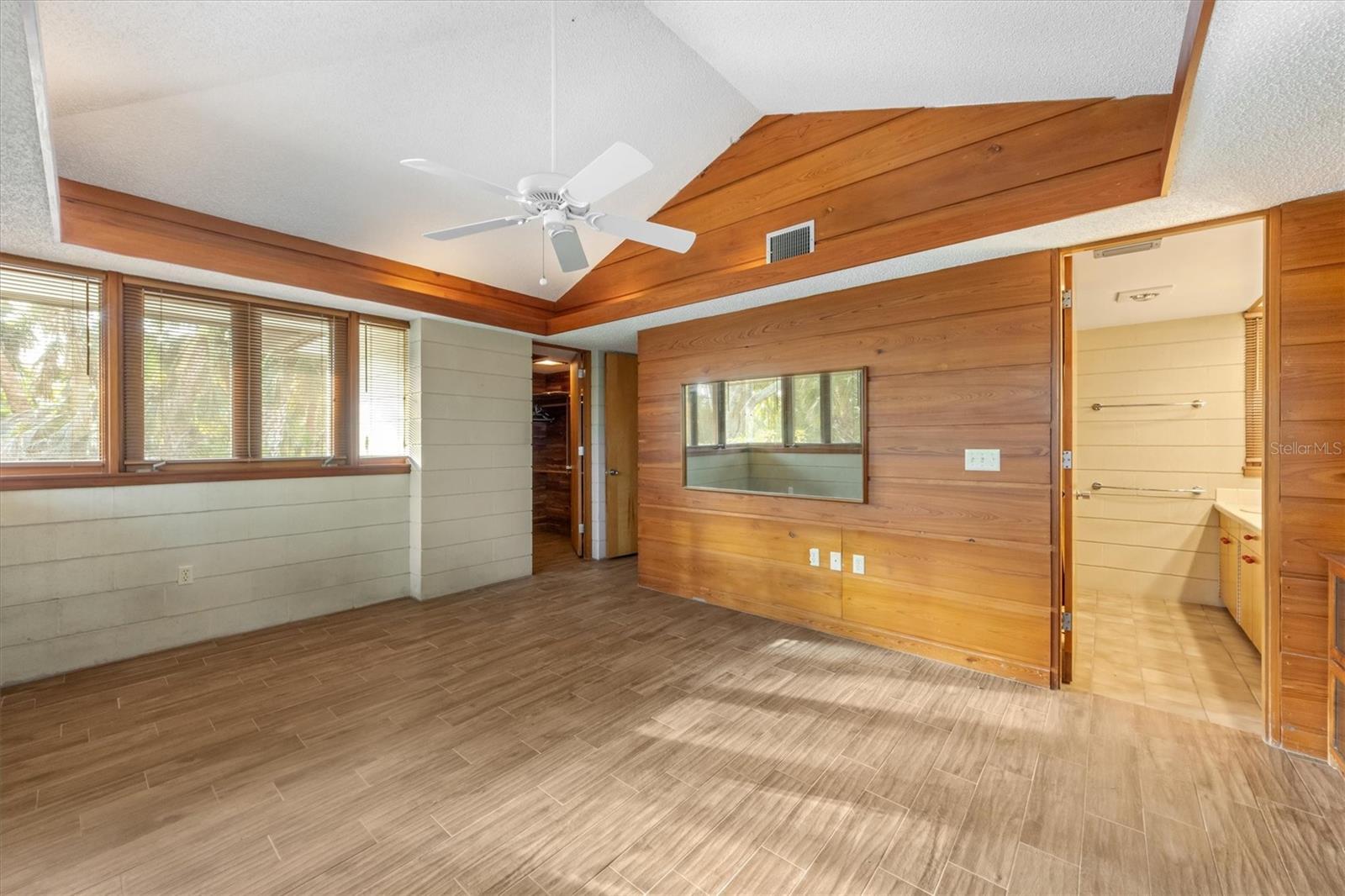 245 WILLOW AVE, ANNA MARIA, FL, 34216