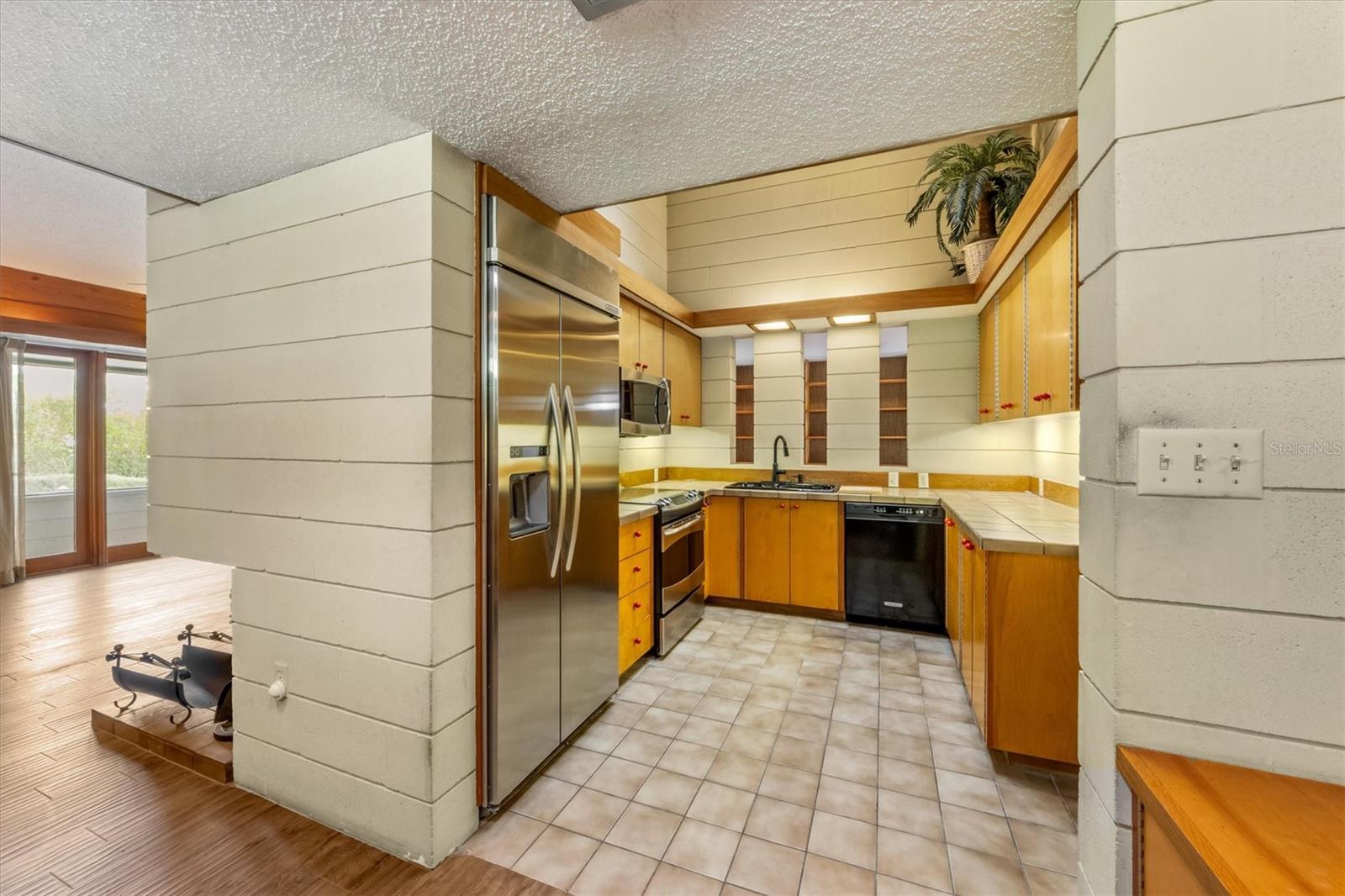 245 WILLOW AVE, ANNA MARIA, FL, 34216