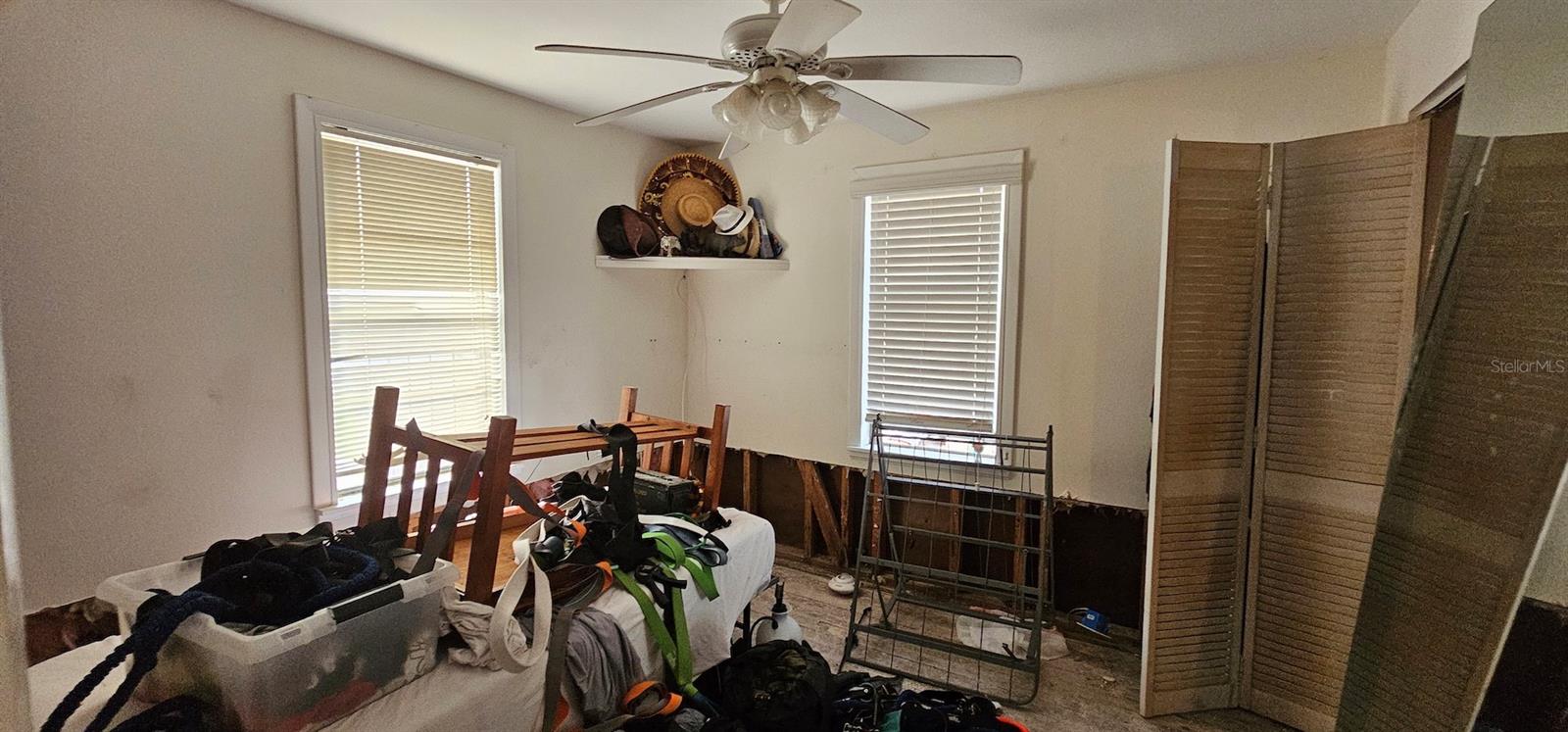 6404 PERSHING ST NE, ST PETERSBURG, FL, 33702