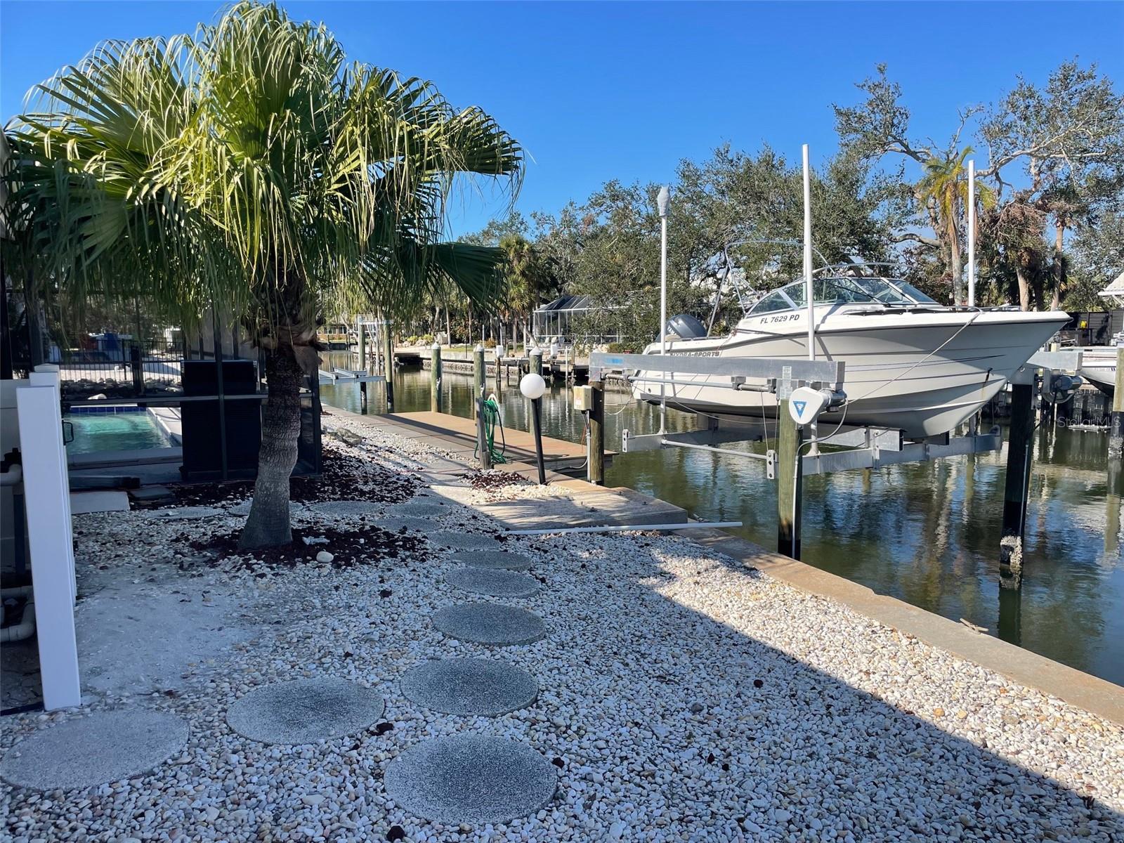 579 COMMONWEALTH LN, SARASOTA, FL, 34242