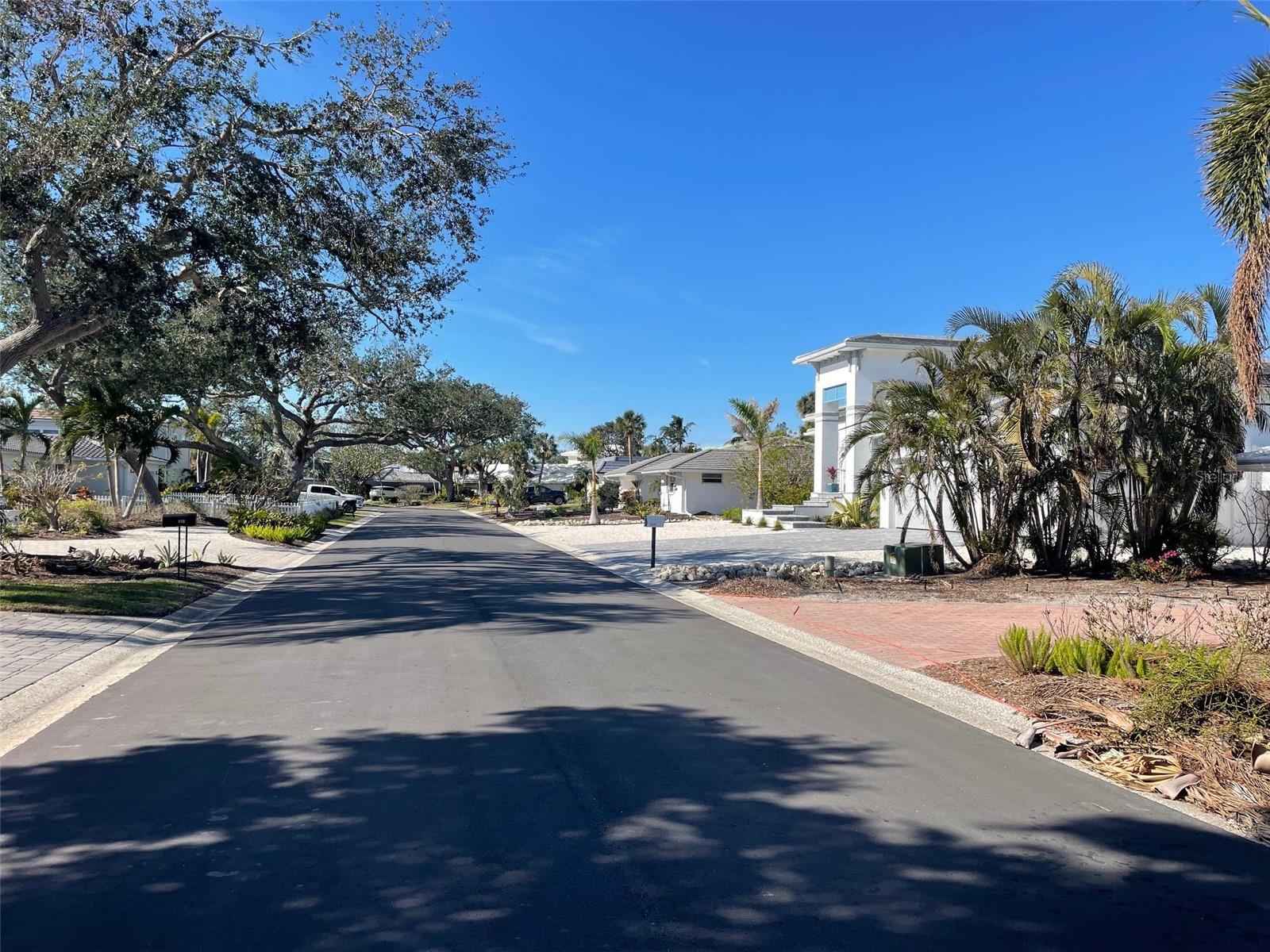 579 COMMONWEALTH LN, SARASOTA, FL, 34242