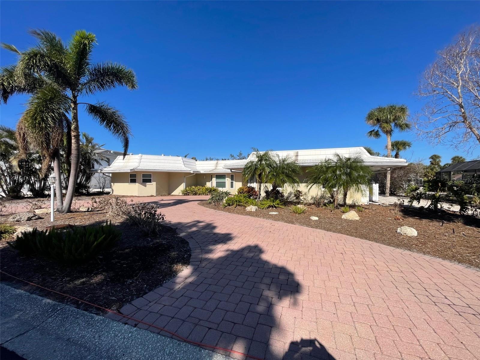 579 COMMONWEALTH LN, SARASOTA, FL, 34242