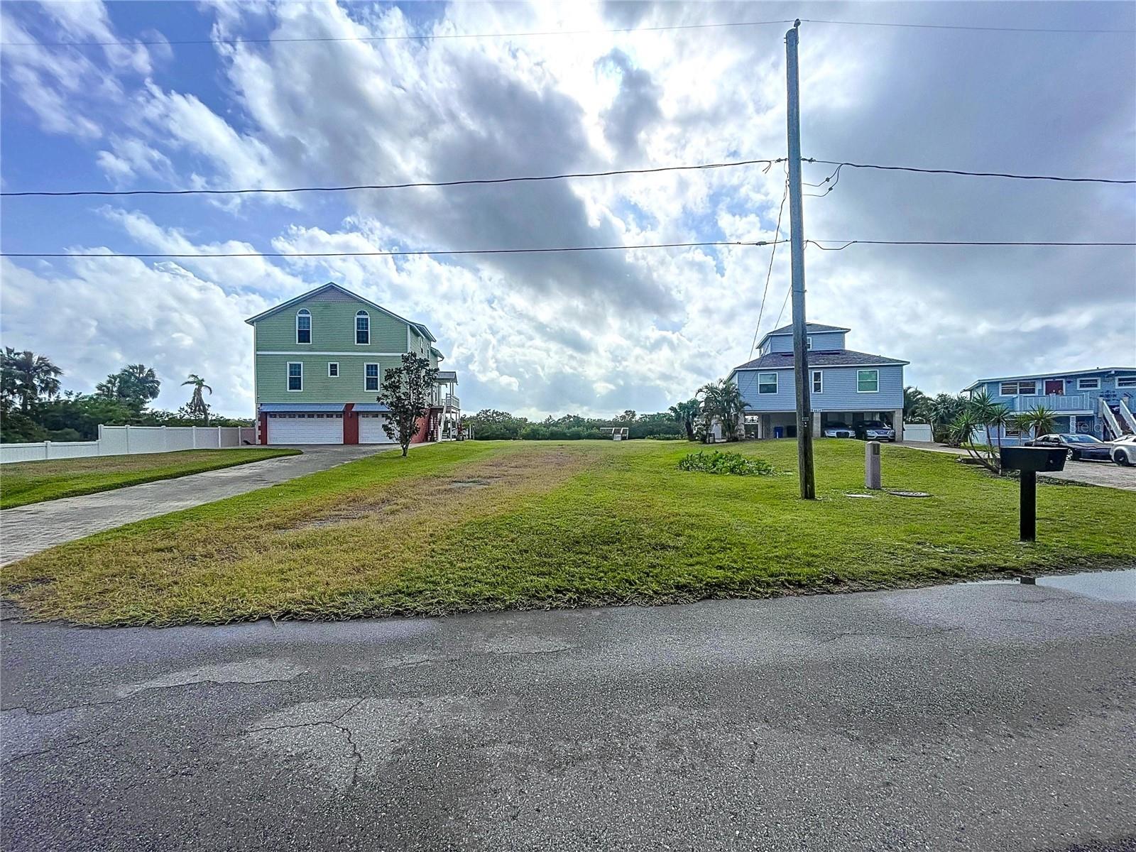 8934 ROCKY CREEK DR, TAMPA, FL, 33615